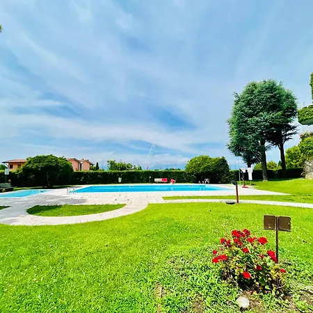 Mela - Vista Piscina E A Desenzano *
