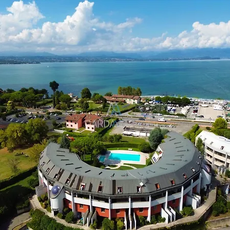 Mela - Vista Piscina E A Desenzano Apartment